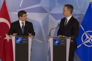 Davutoğlu: "Amacımız m&uuml;ltecilerin hayatını kurtarmak"