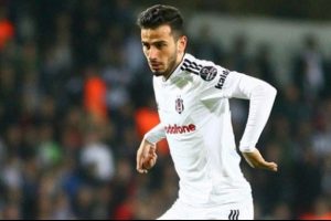 Oğuzhan &Ouml;zyakup, ma&ccedil; sonu r&ouml;portajında basına y&uuml;klendi