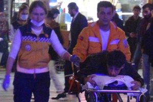 Konya'da parkta y&uuml;r&uuml;rken bı&ccedil;aklandı