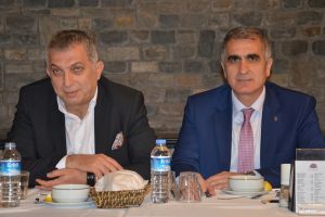 AK Parti Milletvekili K&uuml;l&uuml;nk Bursa'da partililerle buluştu