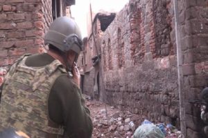 Diyarbakır Sur'da 13 PKK'lı teslim oldu