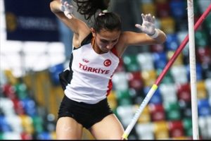 15 g&uuml;nde 4 rekor kırdı