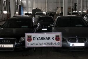 G&uuml;mr&uuml;kte s&uuml;re 2 yıla &ccedil;ıktı, l&uuml;ks ara&ccedil; girişi patladı
