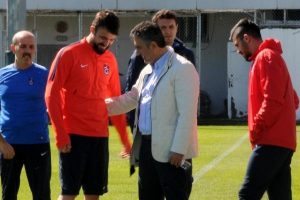 Yılmaz B&uuml;y&uuml;kaydın: "Hakemler y&uuml;z&uuml;nden 18 puan kaybettik