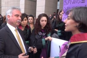 İstanbul Adliyesinden kadın avukatlara '8 Mart' jesti