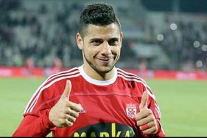 Cicinho'ya Beşiktaş'ın teklif yaptığı iddia edildi