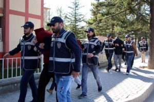 Şarkıcı Dilber Ay'ın kardeşine uyuşturucu g&ouml;zaltısı