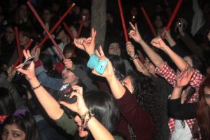 Kadınlar şiddeti halay, dans ve şiirlerle protesto etti