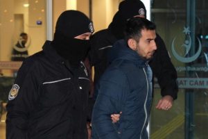 Sivas'ta PKK operasyonuda g&ouml;zaltına alınanlar sağlık kontrol&uuml;nden ge&ccedil;irildi