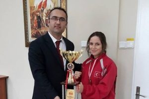 Bursa'da Mudanya METEM Lisesi şampiyonunu ağırladı