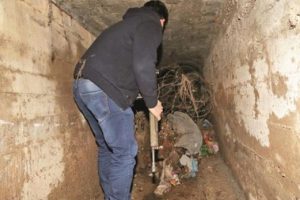 PKK t&uuml;nelinde tonlarca silah bulundu