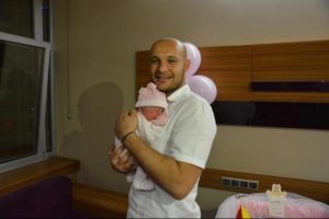 G&ouml;ztepe kalecisi G&ouml;khan ilk kez baba olmanın sevincini yaşadı