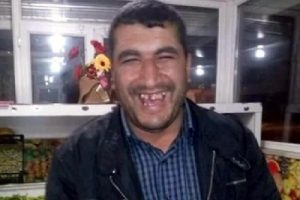"Tornavidayla g&ouml;zlerini oyduğumda kıpırdıyordu"