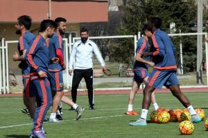 Kayserispor, Hakan Kutlu y&ouml;netiminde ilk antrenmanına &ccedil;ıktı