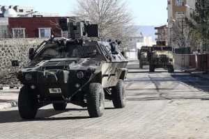 G&uuml;venlik g&uuml;&ccedil;lerine ateş a&ccedil;an 6 ter&ouml;rist etkisiz hale getirildi