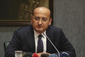 Akdoğan: Halk oynanan oyunu g&ouml;rd&uuml;