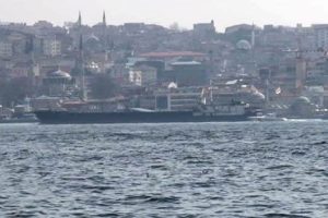 Rus askeri kargo gemisinin ge&ccedil;işinde geniş g&uuml;venlik &ouml;nlemi