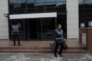 Gaziantep'te, 3 adrese daha 'paralel yapı' baskını