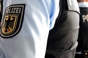Silikonlarına sakladığı kokainle yakalandı