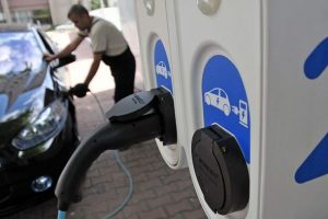 Elektrikli oto sayısı 4 yılda 17 milyonu bulacak