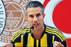 Robin van Persie: "Hala hi&ccedil;bir şey kazanmadık"