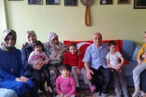 Bursa'da Ak Kadınlardan şehit ailelerine moral ziyareti