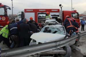 Sakarya'da feci kaza: 2 &ouml;l&uuml;