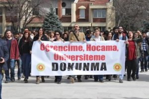 Eskişehir'de Eğitim-Sen &uuml;yeleri rekt&ouml;rl&uuml;ğe y&uuml;r&uuml;d&uuml;
