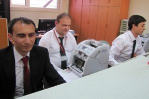 Bankalarda &ccedil;alışan sayısı arttı