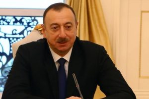 Aliyev: G&ouml;&ccedil;menlerin &ouml;n&uuml;n&uuml; kesemezsiniz