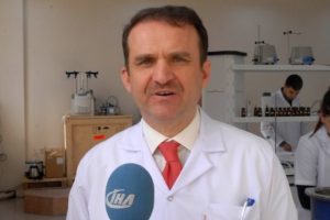 ABD'de pet şişeyi yasaklatan T&uuml;rk profes&ouml;r kansere el attı