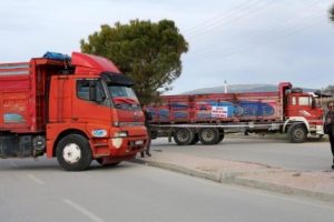 İstimlak bedeli &ouml;denmediği gerek&ccedil;esiyle 4 TIR'la yol kapattılar