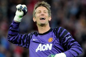 Van Der Sar 1 ma&ccedil;lığına geri d&ouml;n&uuml;yor