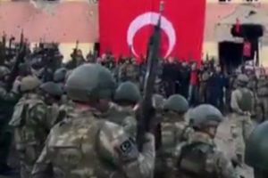Sur sokakları 'İstiklal Marşı'yla yankılandı