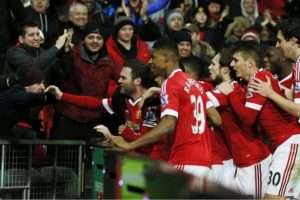 Manchester United seyircilerine m&uuml;jde!