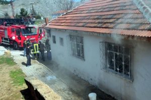 Tokat'ta tek katlı evde yangın paniği