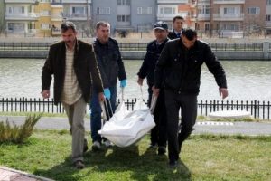 Sosyal medyadan helallik isteyip intihar etti