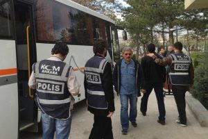 Ankara &Uuml;niversitesindeki yolsuzluk iddiası ş&uuml;phelileri adliyede