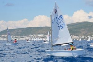 Bodrum a&ccedil;ıkları beyaza b&uuml;r&uuml;nd&uuml;