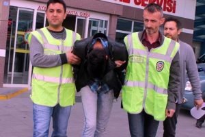 Uyanık ev kadını telefon dolandırıcısını yakalattı