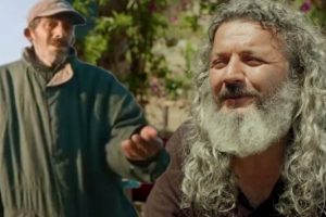 15 yıldır kayıp olan Ahmet &Ouml;zaydın, Mandıra Filozofu İstanbul filminde ortaya &ccedil;ıktı