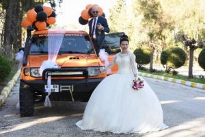 Offroad aracını gelin arabası yaptı