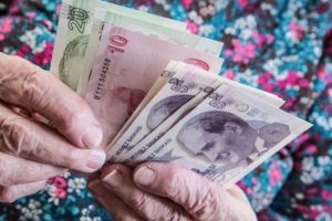 Emekliye 500 lira m&uuml;jdesi!