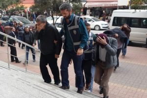 Bankayı 3.5 milyon TL dolandıran kişiler tutuklandı