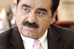 İbrahim Tatlıses iş&ccedil;ilere mangal partisi verdi...