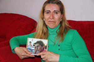 Yunan adasına ge&ccedil;erken &ouml;ld&uuml; sandığı oğlu tutuklanmış