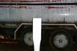 &Ccedil;aldıkları 20 ton petrol&uuml; y&uuml;kledikleri tankeri bırakıp ka&ccedil;tılar