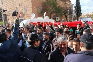 Manisa şehidini uğurladı