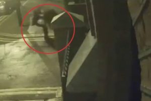 Talihsiz kadın yere b&ouml;yle serildi