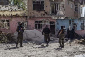 Sur'da 8 ter&ouml;rist &ouml;ld&uuml;r&uuml;ld&uuml;